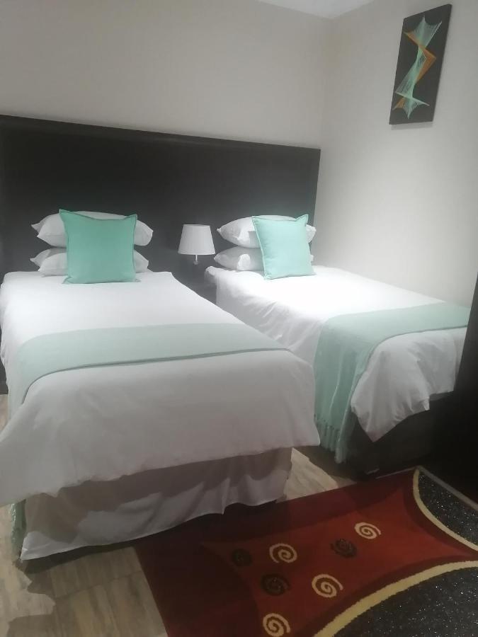 Lala Poa Guest House Клерксдорп Екстериор снимка