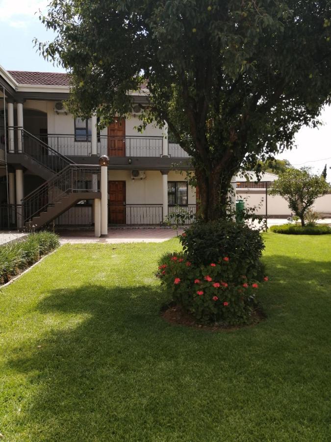 Lala Poa Guest House Клерксдорп Екстериор снимка