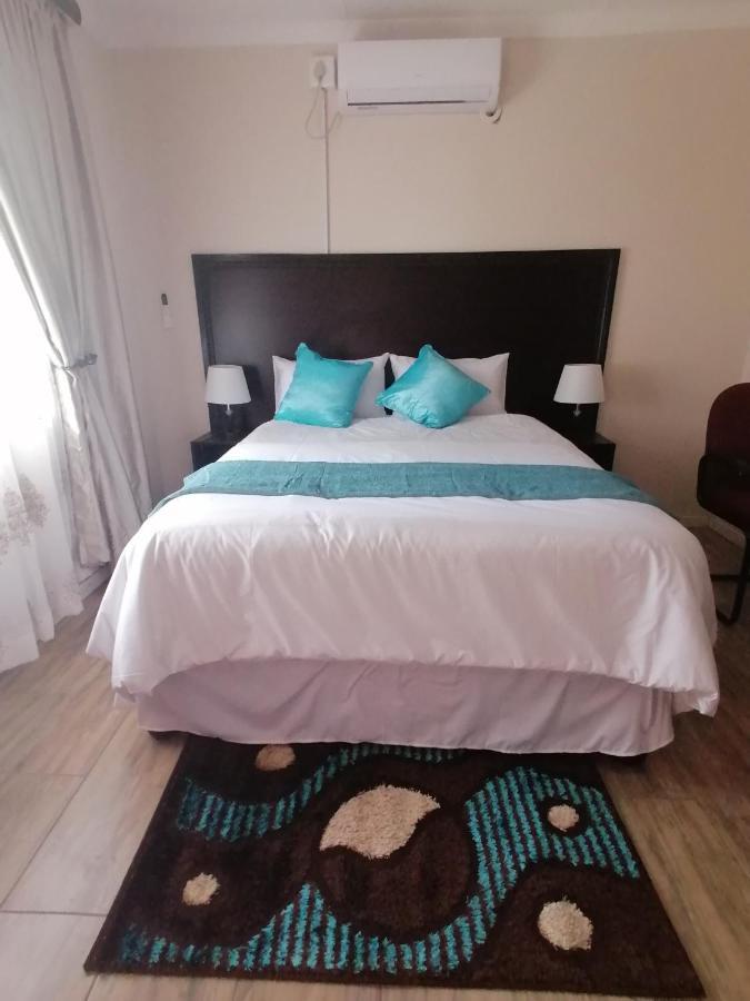 Lala Poa Guest House Клерксдорп Екстериор снимка