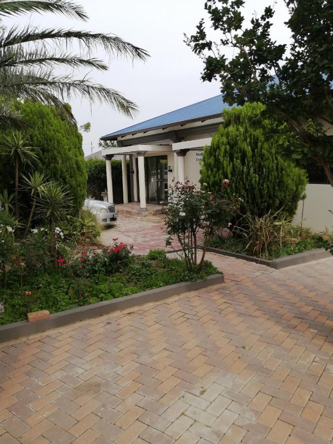 Lala Poa Guest House Клерксдорп Екстериор снимка