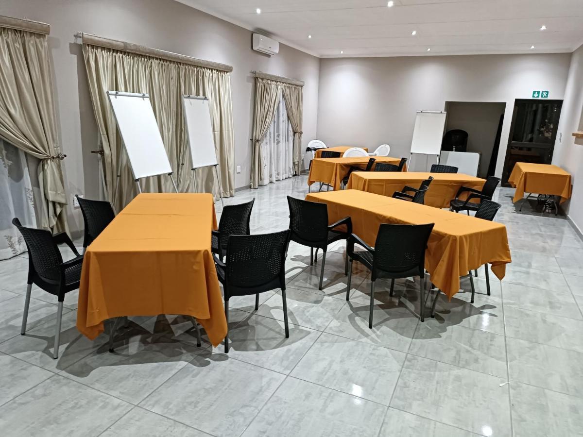 Lala Poa Guest House Клерксдорп Екстериор снимка